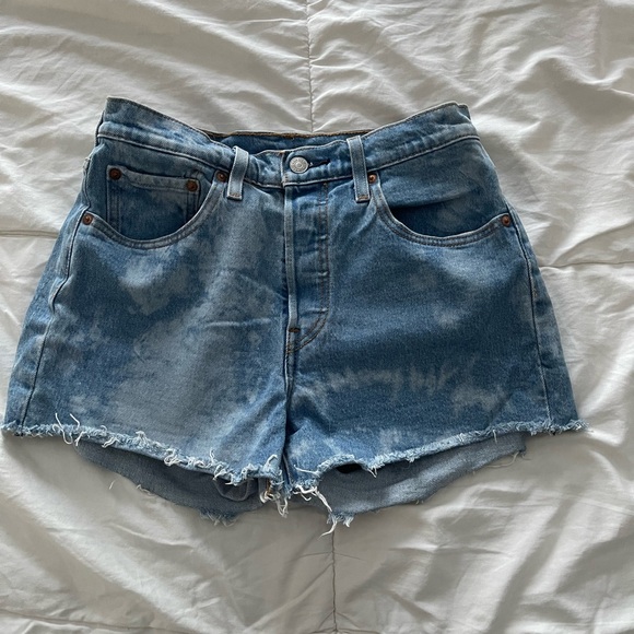Levi’s Denim Shorts - Picture 1 of 5